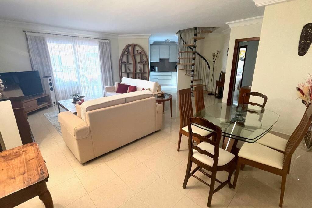 Luxurioese Duplex Ferienwohnung In Sehr Ruhiger Wohnanlage Mit Meerblick Palm-mar Eksteriør billede
